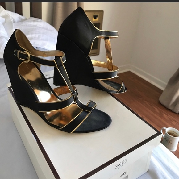 🖤Beautiful satin coach wedge sandals🖤 - Picture 3 of 7